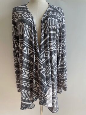 LuLaRoe Open Front Cardigan Womens 2XL Gray White Geometric Aztec Sweater Jacket